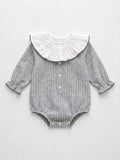 Pelele con cuello blanco - Lluvia