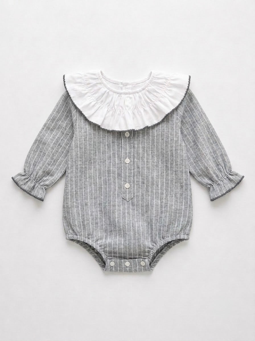 Pelele con cuello blanco - Lluvia