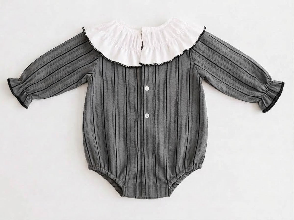 Pelele con cuello blanco - Olmo