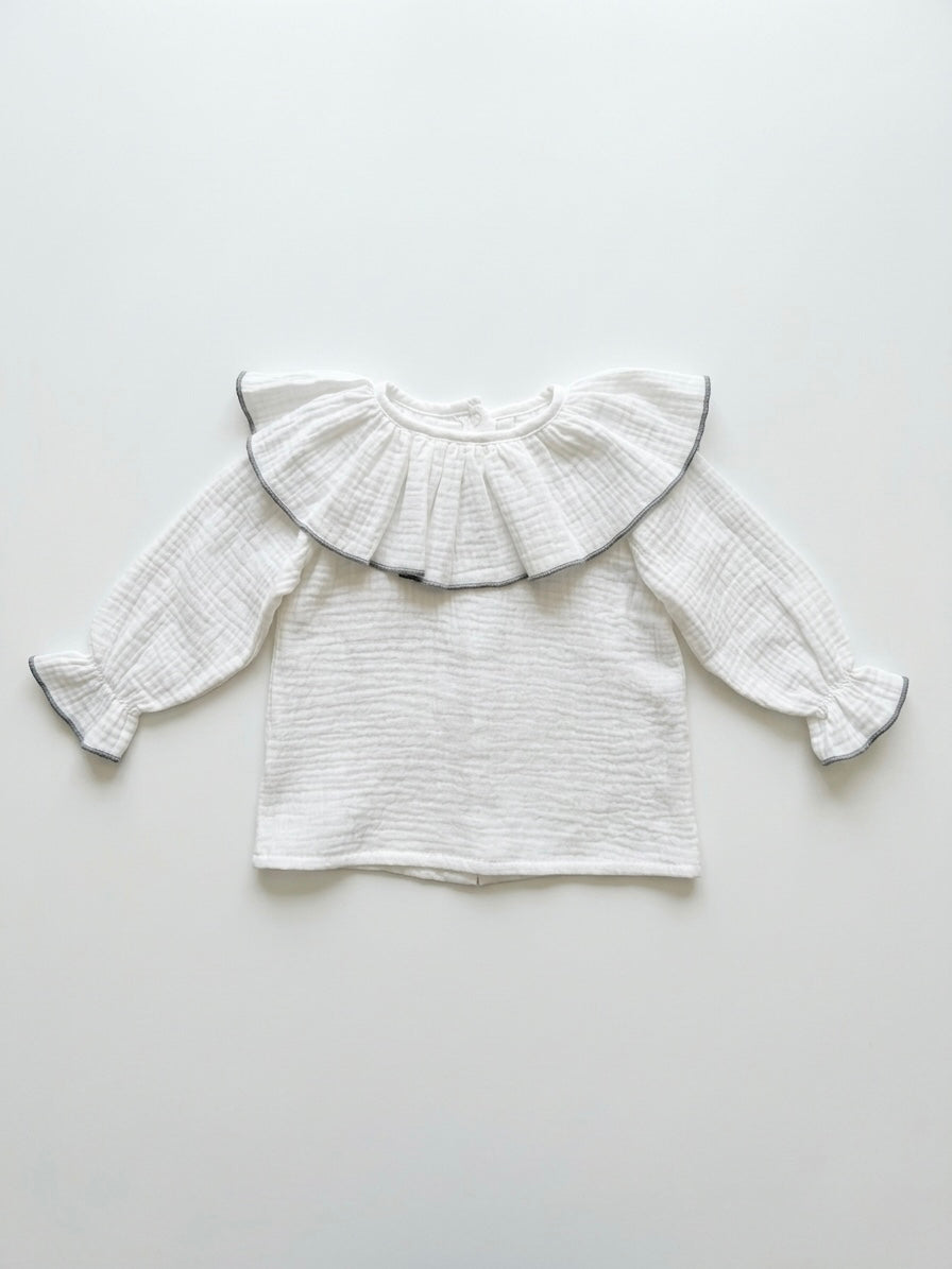 Camisa con cuello detalle gris