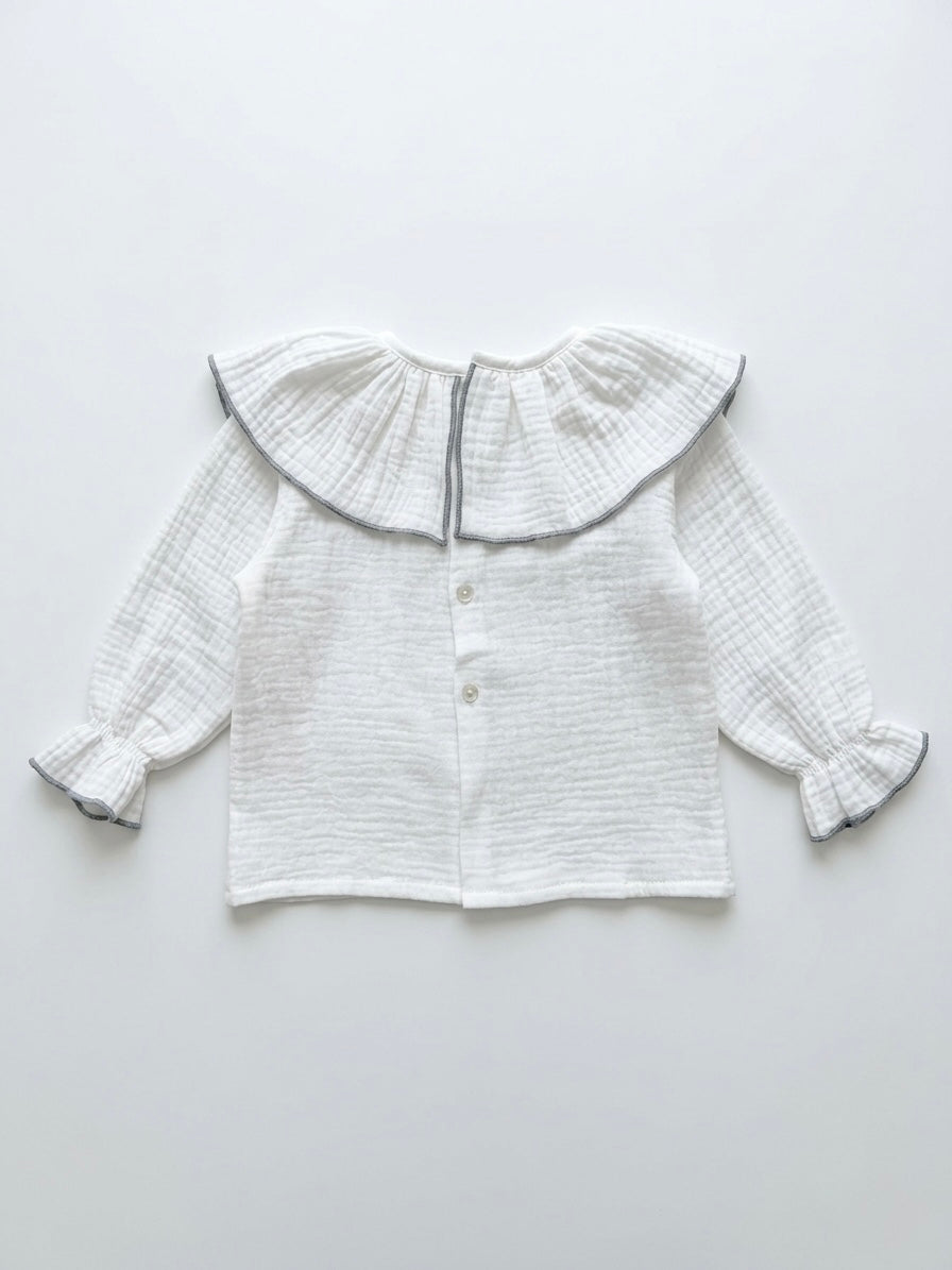 Camisa con cuello detalle gris