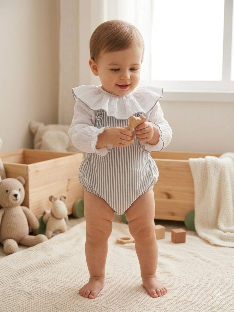 Camisa con cuello detalle gris